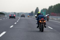 摩托车上高速需要什么条
