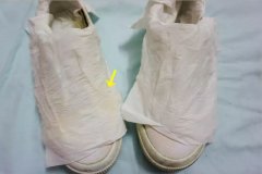 洗完鞋子为何要用纸包（